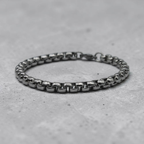 Box chain bracelet in polished silver