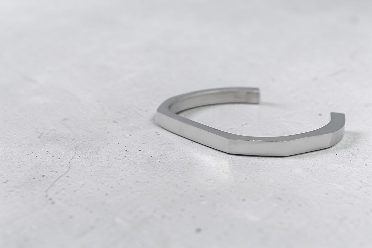 Open Cuff Bracelet — Silver on Black Marble Edition, close-up detail
